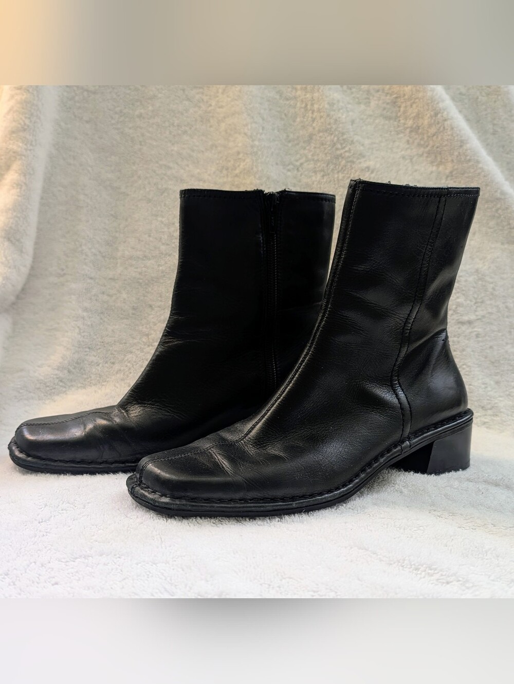 Vintage Bandolino Leather Ankle Boots Square Toe Chunky Heel Black 6 Imperfect